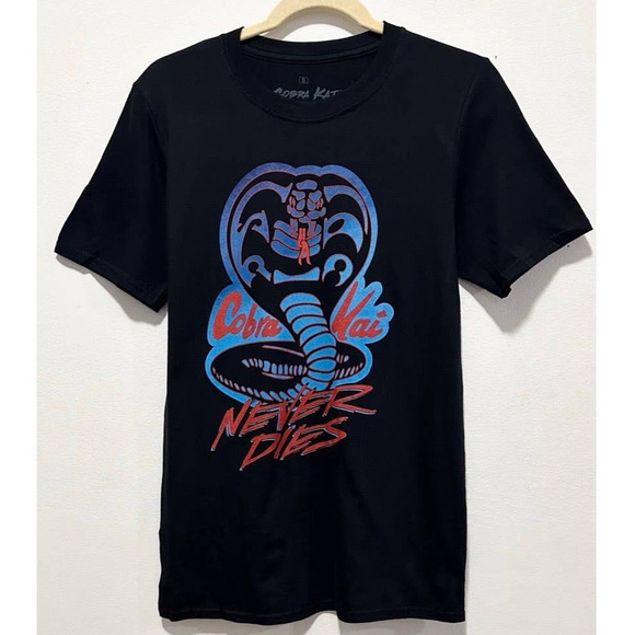 NEW: Unisex, Crewneck, "Cobra Kai Never Dies" Graphic T-shirt - (size Small) - Picture 1 of 5